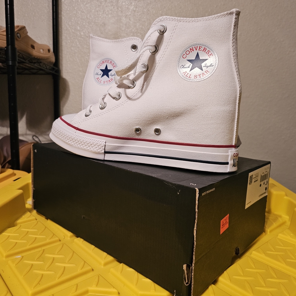🚀 ELEVATE Your Style! White Converse Chuck Taylor All Star Wedge Sneaker!🤍 - Picture 4 of 9